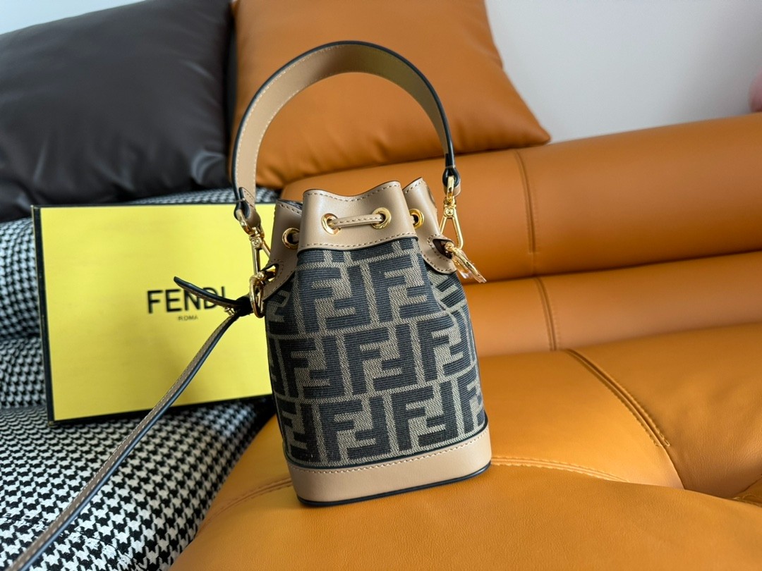 092 60123184 size 18x12x10cm