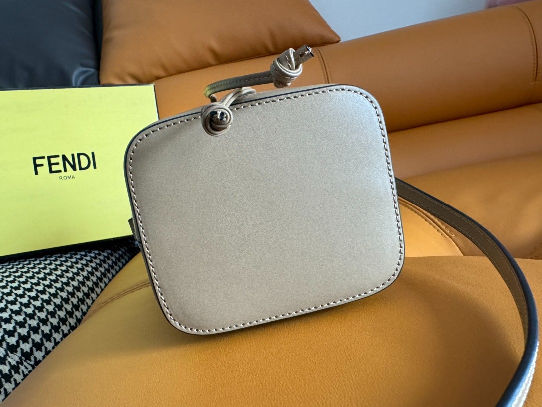 092 60123184 size 18x12x10cm