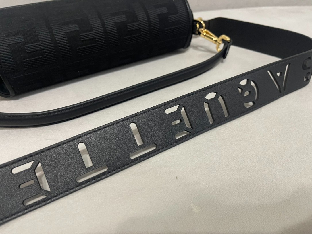 089 70123213 size 27x6x15cm