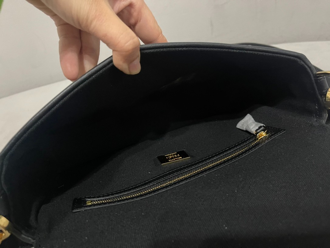 089 70123213 size 27x6x15cm
