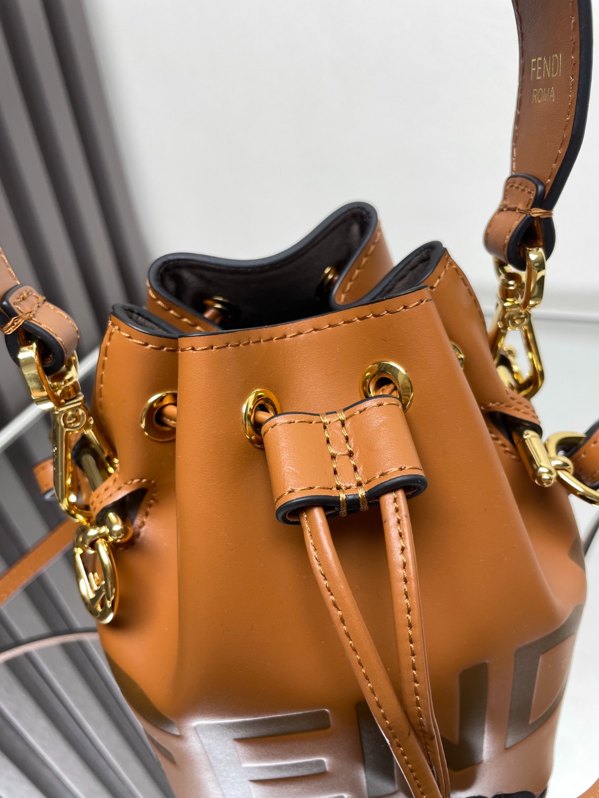 077 60123176 size 18x12x10cm