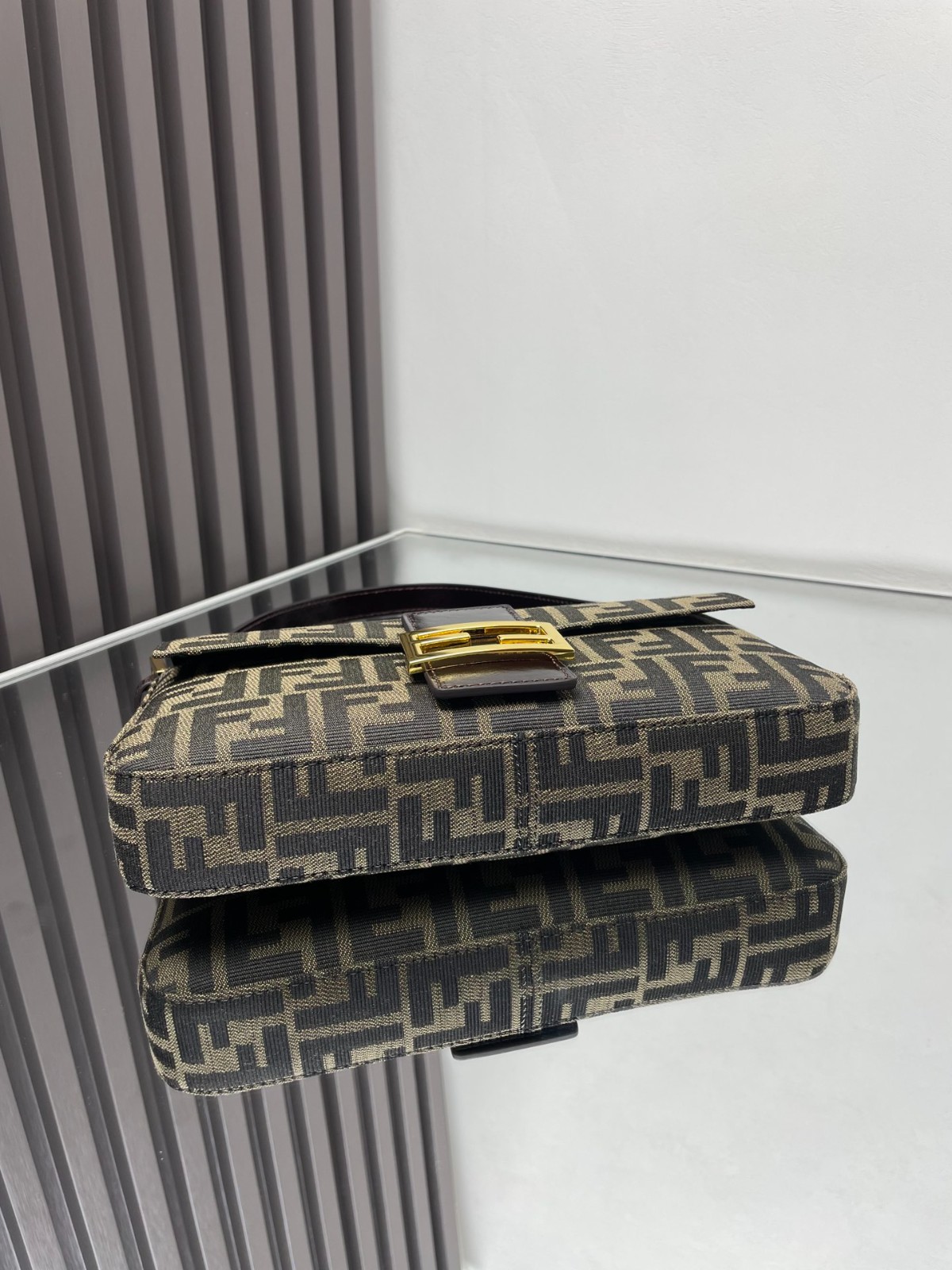 073 40123133 size 26x15x4cm