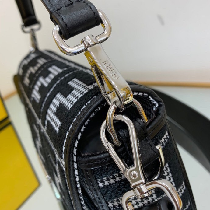 054 70123197 size 26x13x6cm