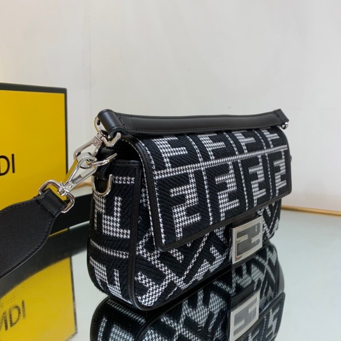 054 70123197 size 26x13x6cm