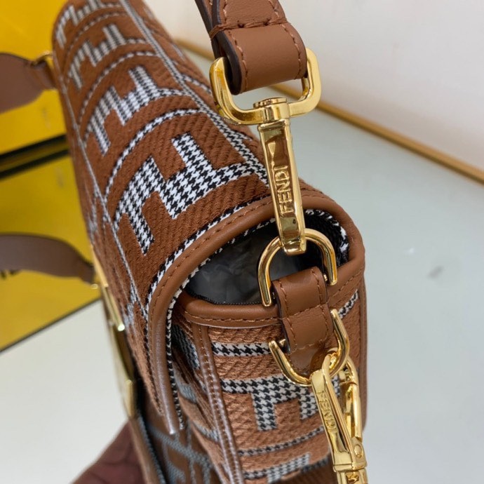 053 70123197 size 26x13x6cm