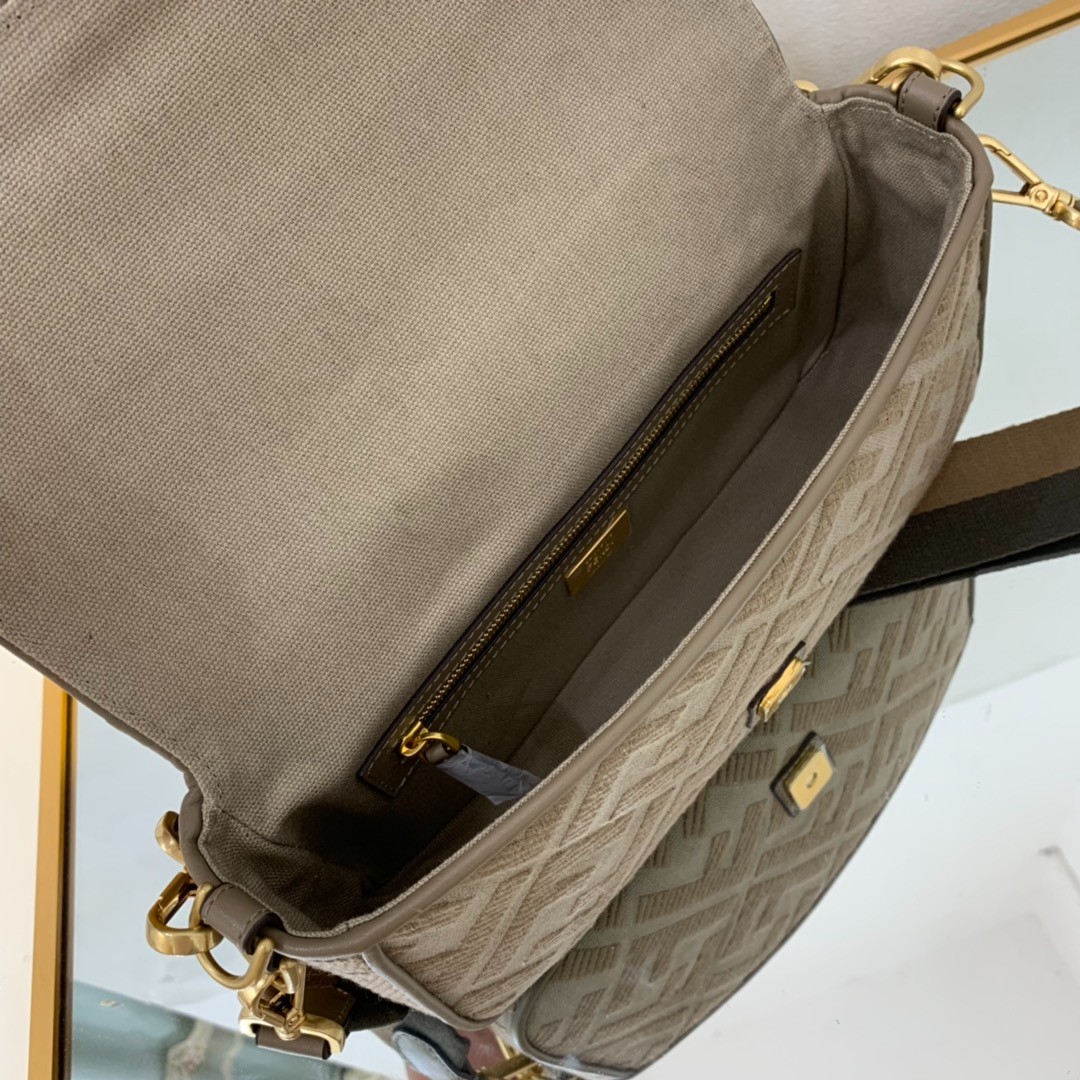 051 65123202 size 26x13x6cm