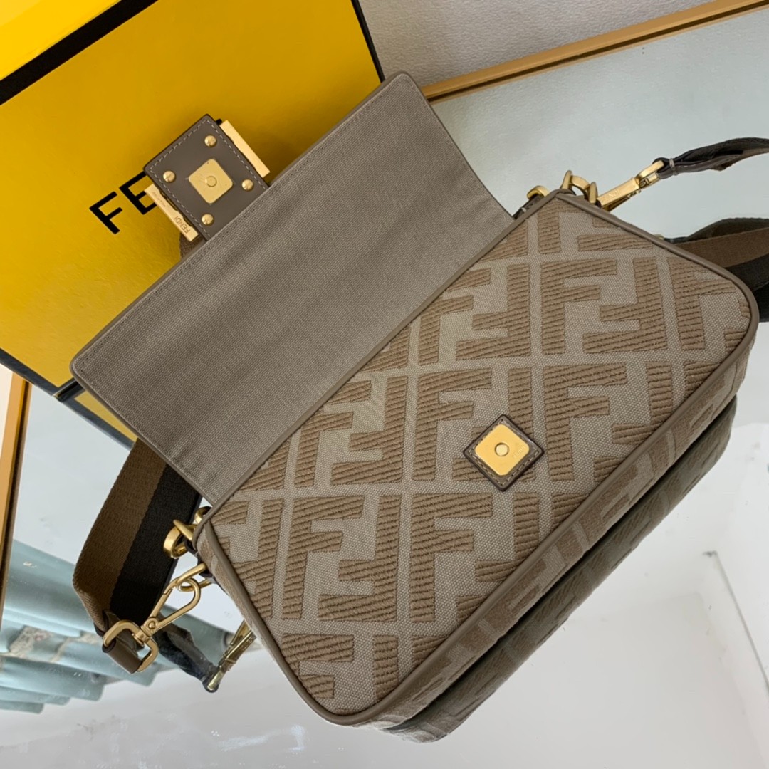 051 65123202 size 26x13x6cm