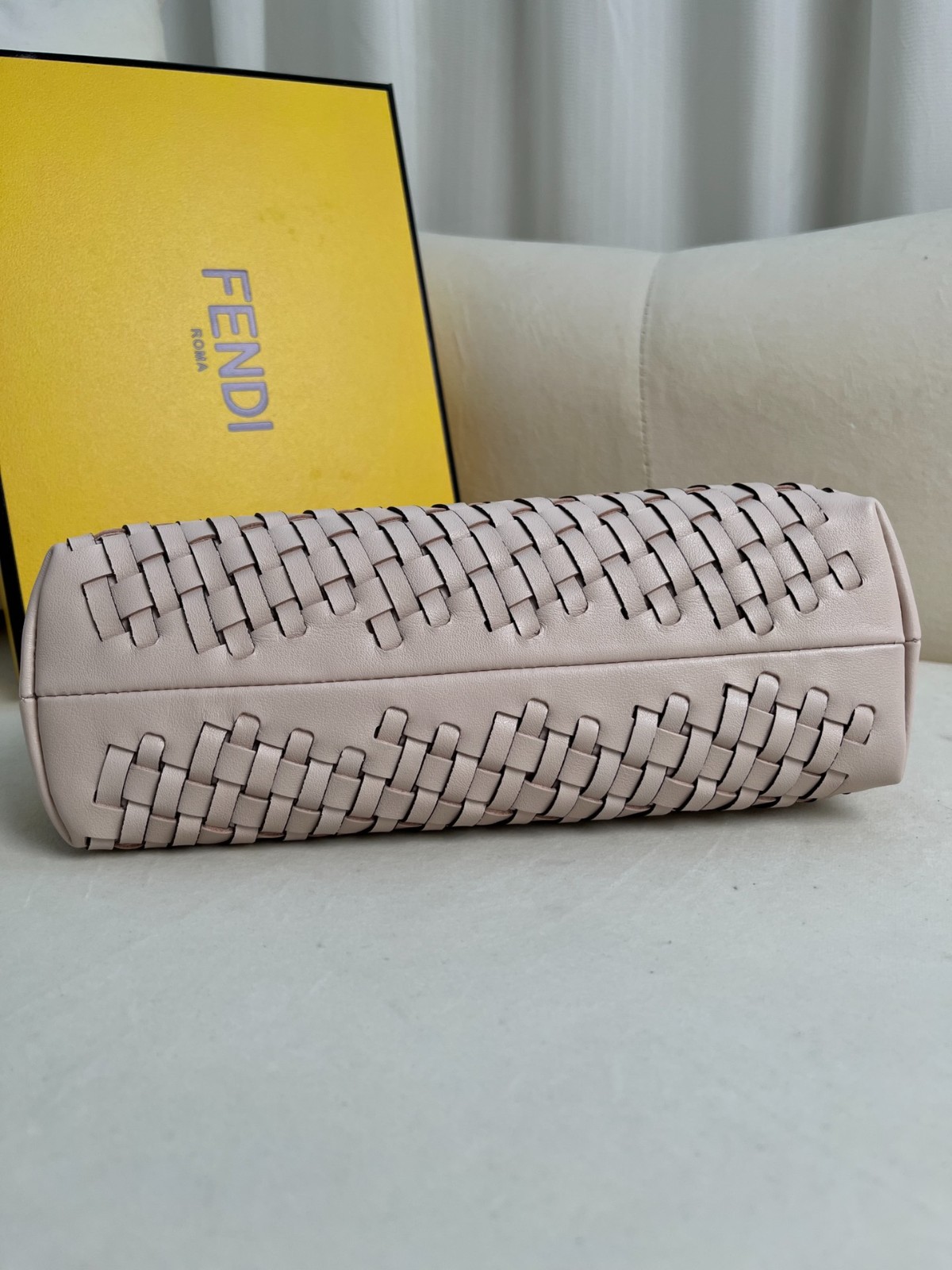 038 85123226 size 24x9x18cm