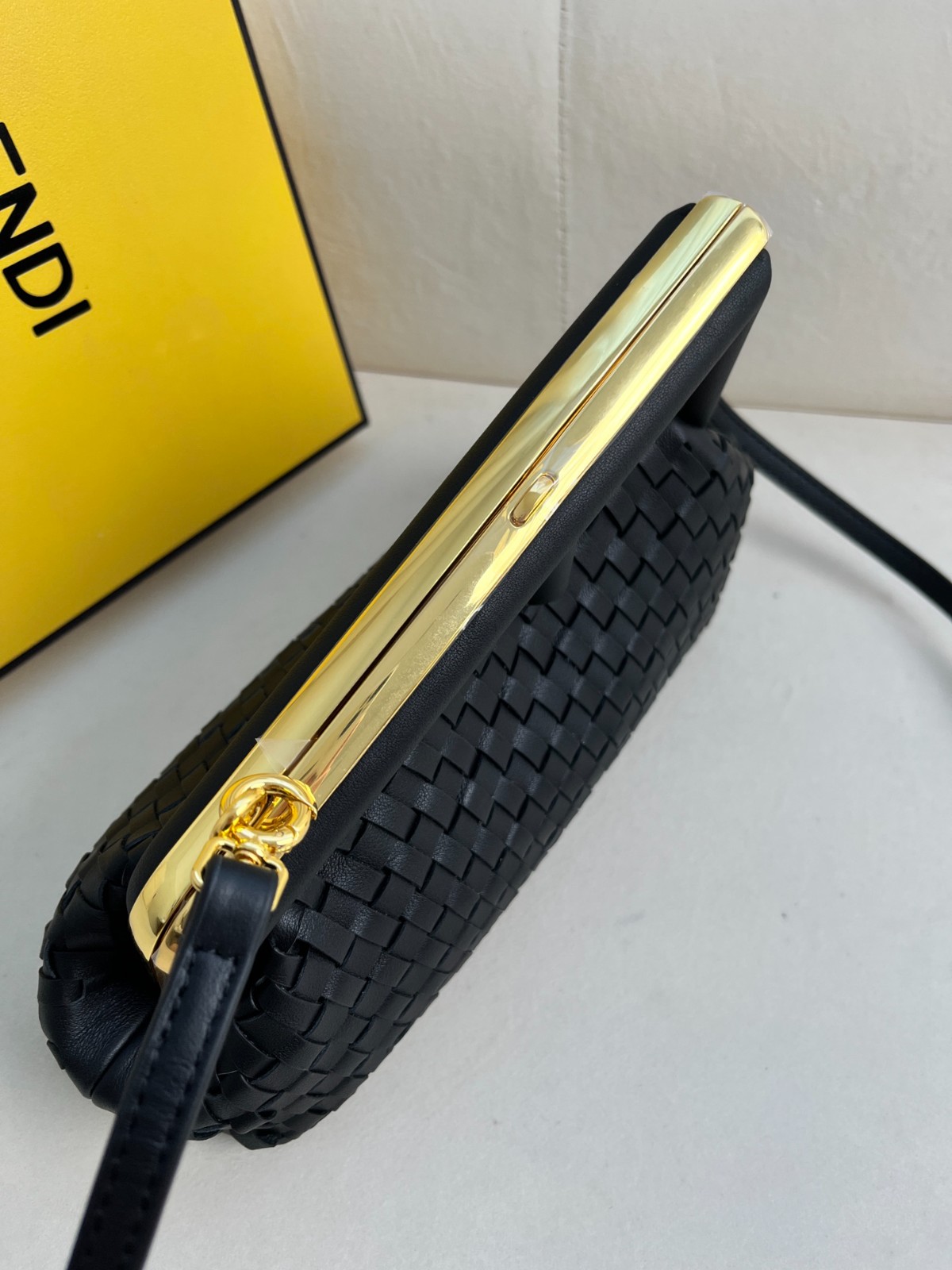 037 85123226 size 24x9x18cm