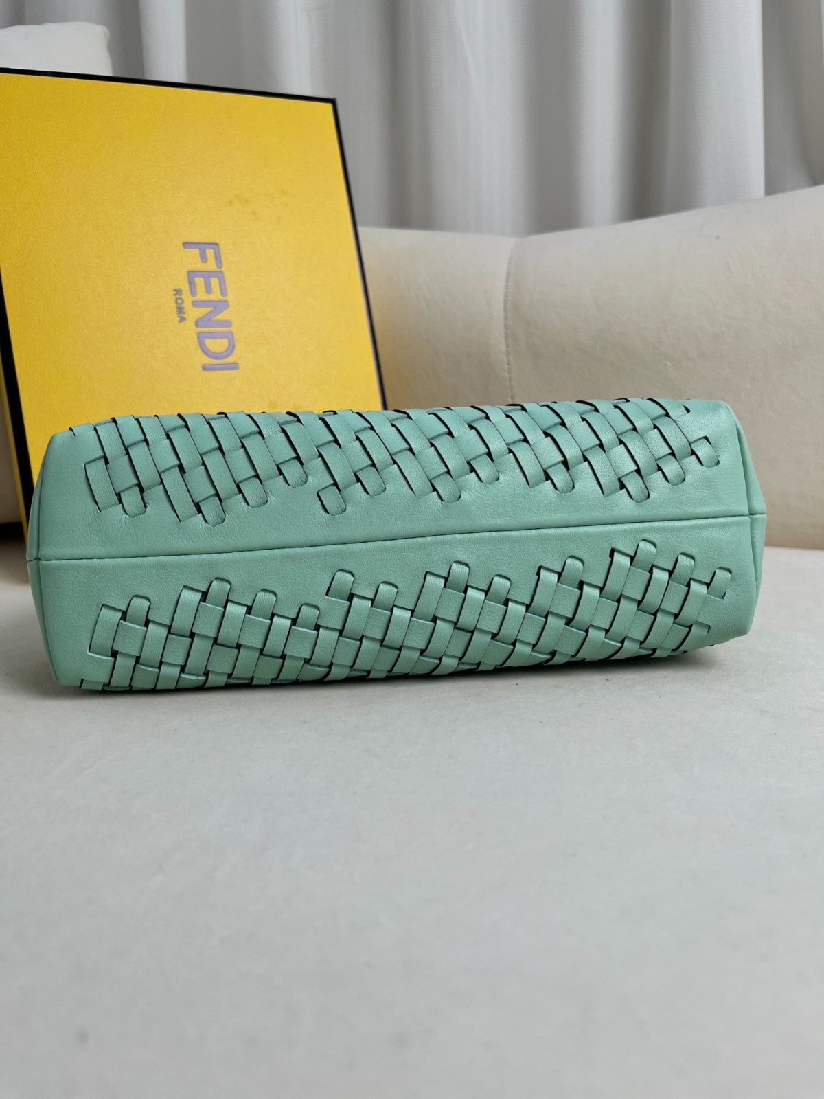 036 85123226 size 24x9x18cm