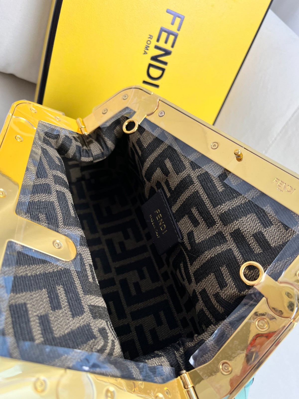 036 85123226 size 24x9x18cm