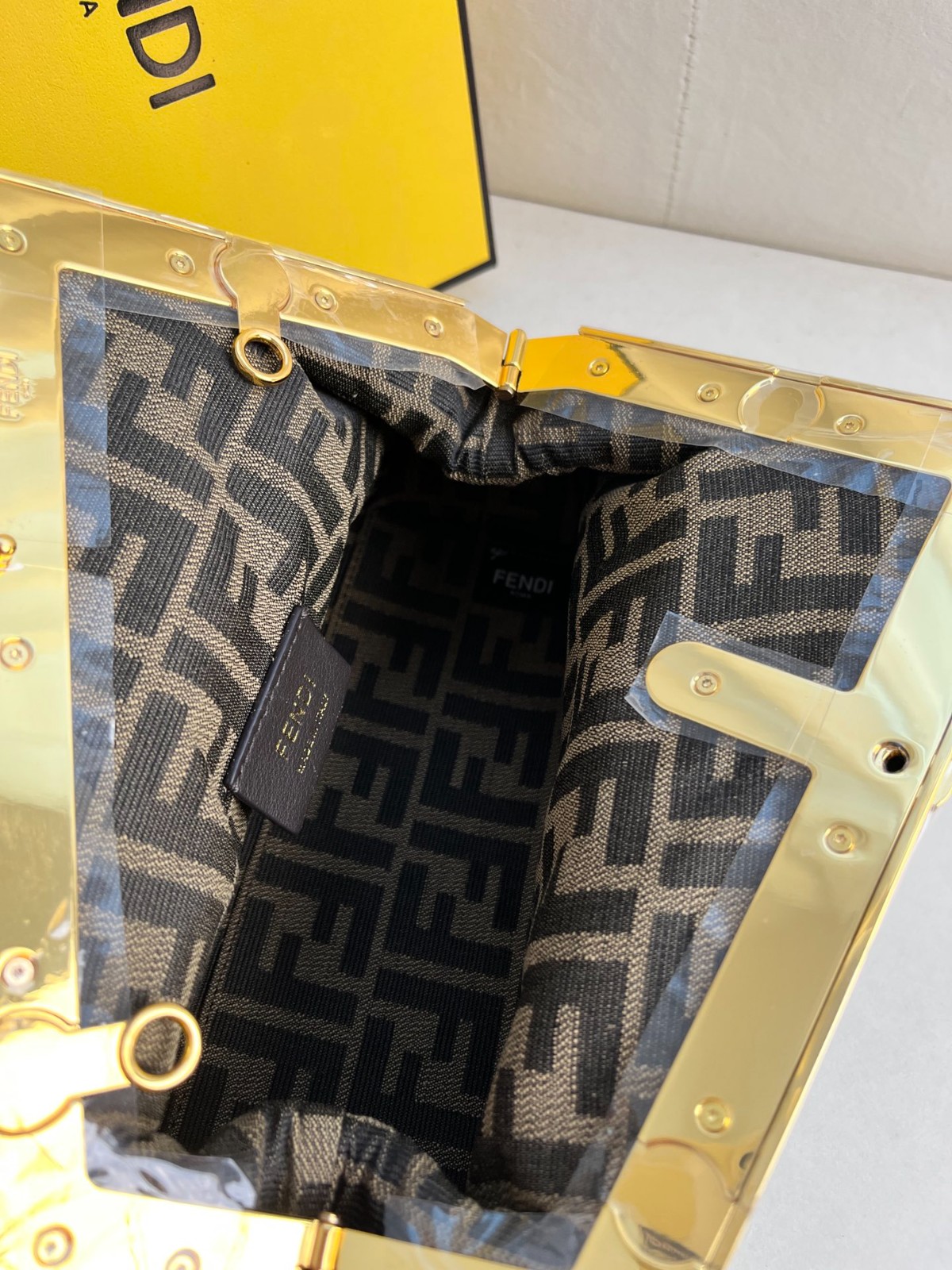 036 85123226 size 24x9x18cm
