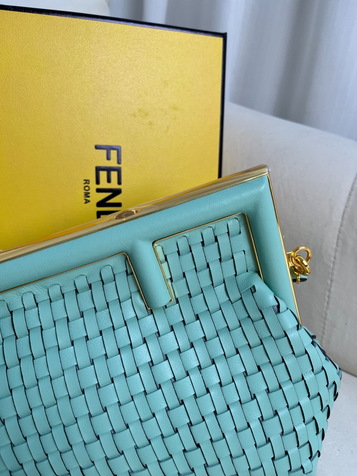 036 85123226 size 24x9x18cm