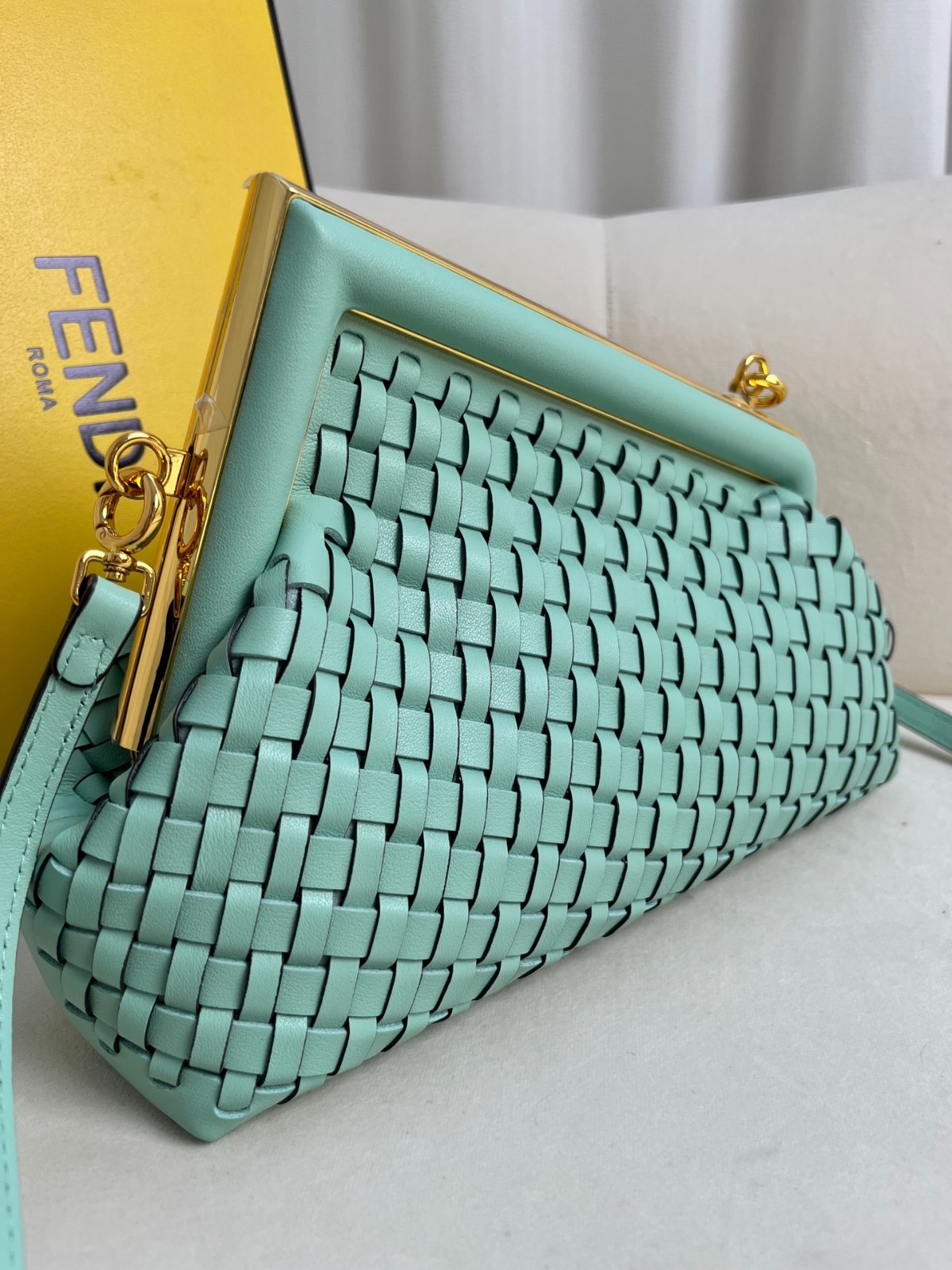 036 85123226 size 24x9x18cm