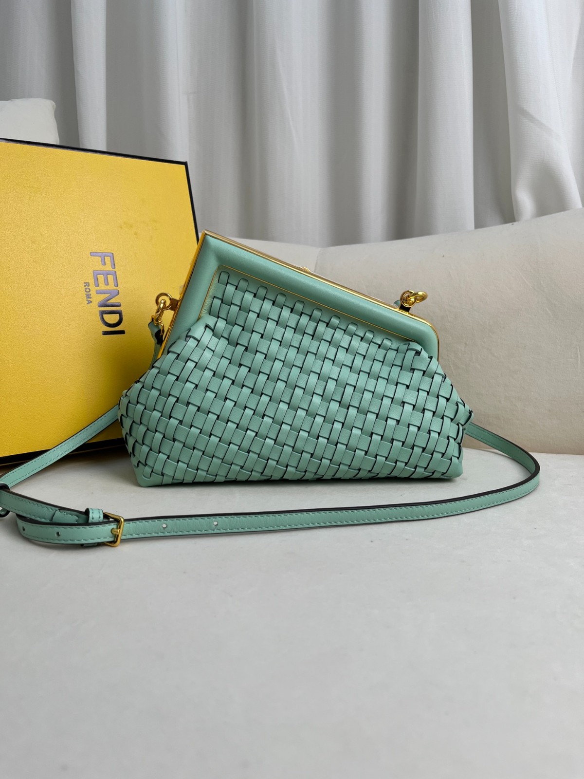 036 85123226 size 24x9x18cm