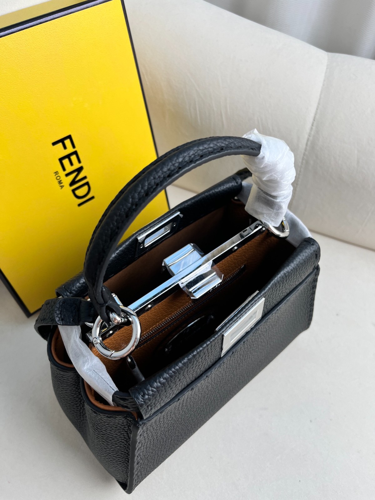 034 100123256 size 23x12x18cm