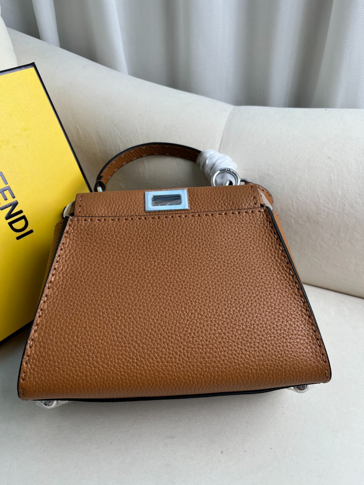 033 100123256 size 23x12x18cm