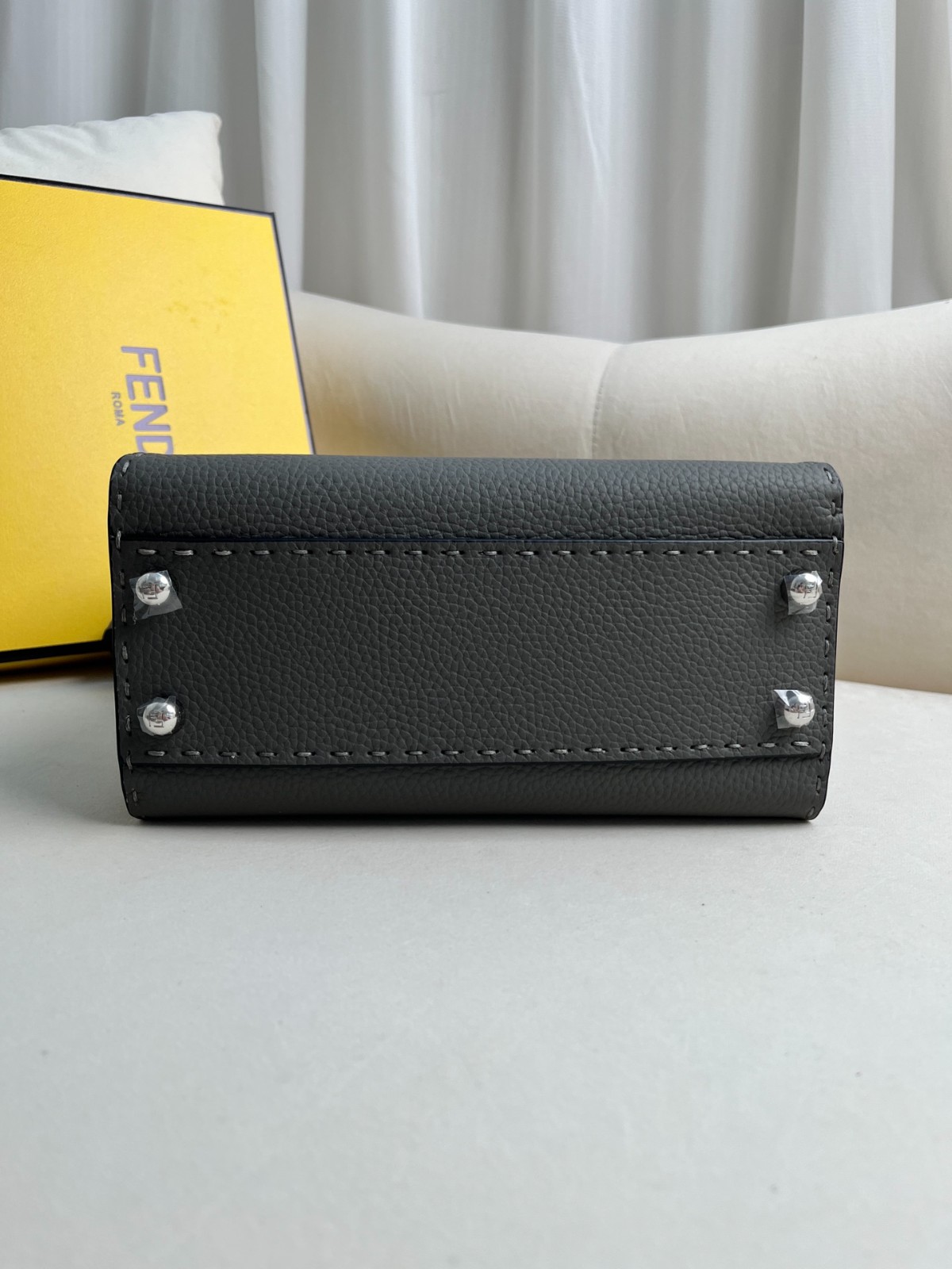 032 100123256 size 23x12x18cm