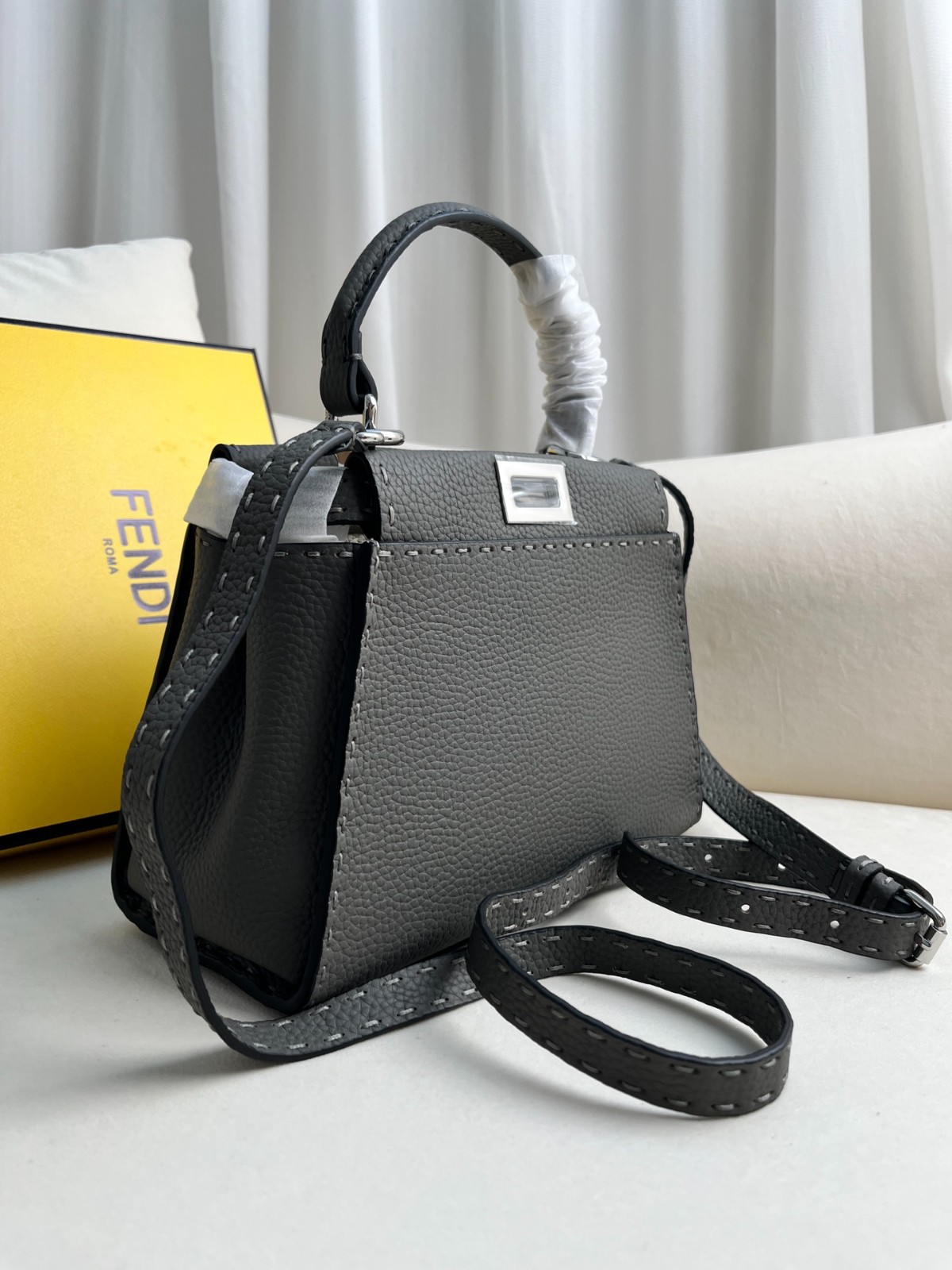 032 100123256 size 23x12x18cm