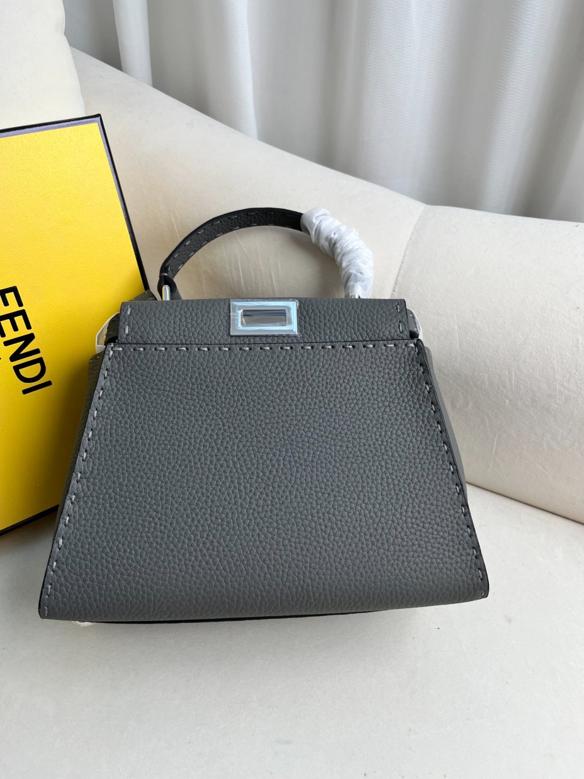 032 100123256 size 23x12x18cm