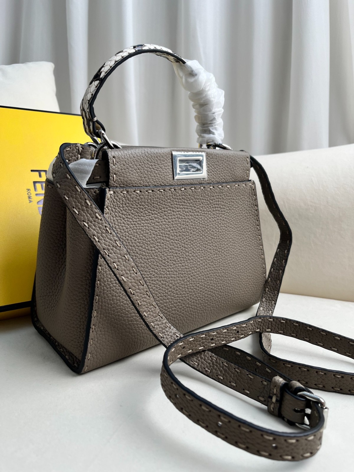 031 100123256 size 23x12x18cm