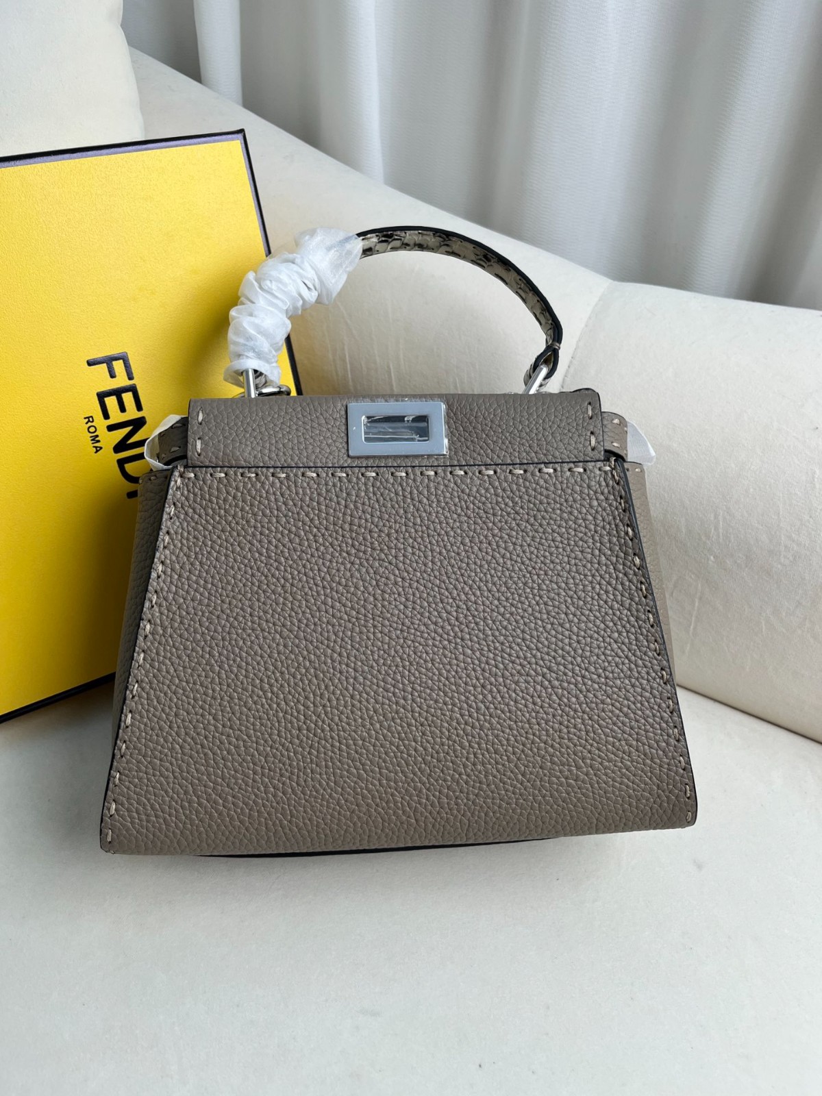 031 100123256 size 23x12x18cm