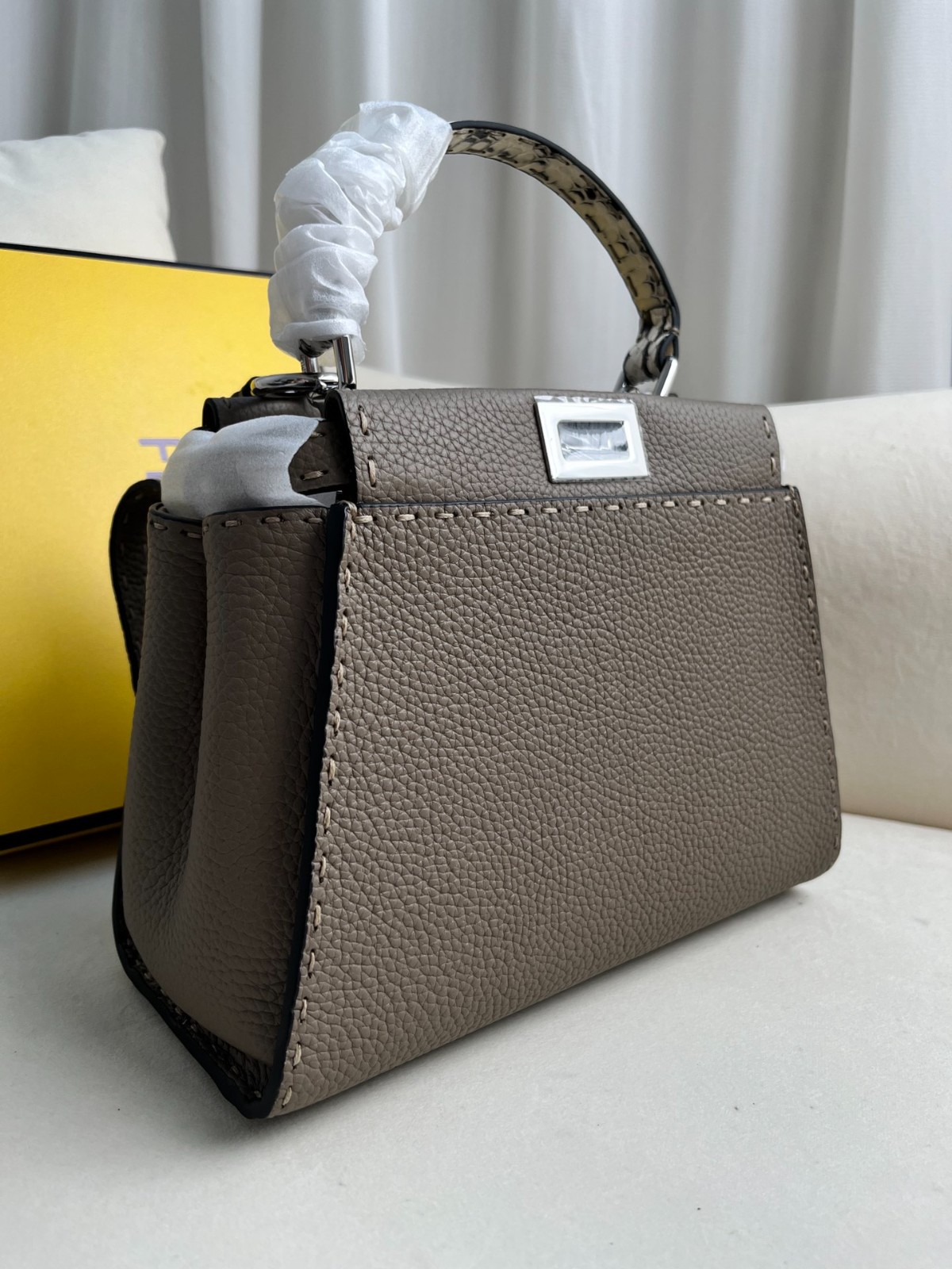 031 100123256 size 23x12x18cm