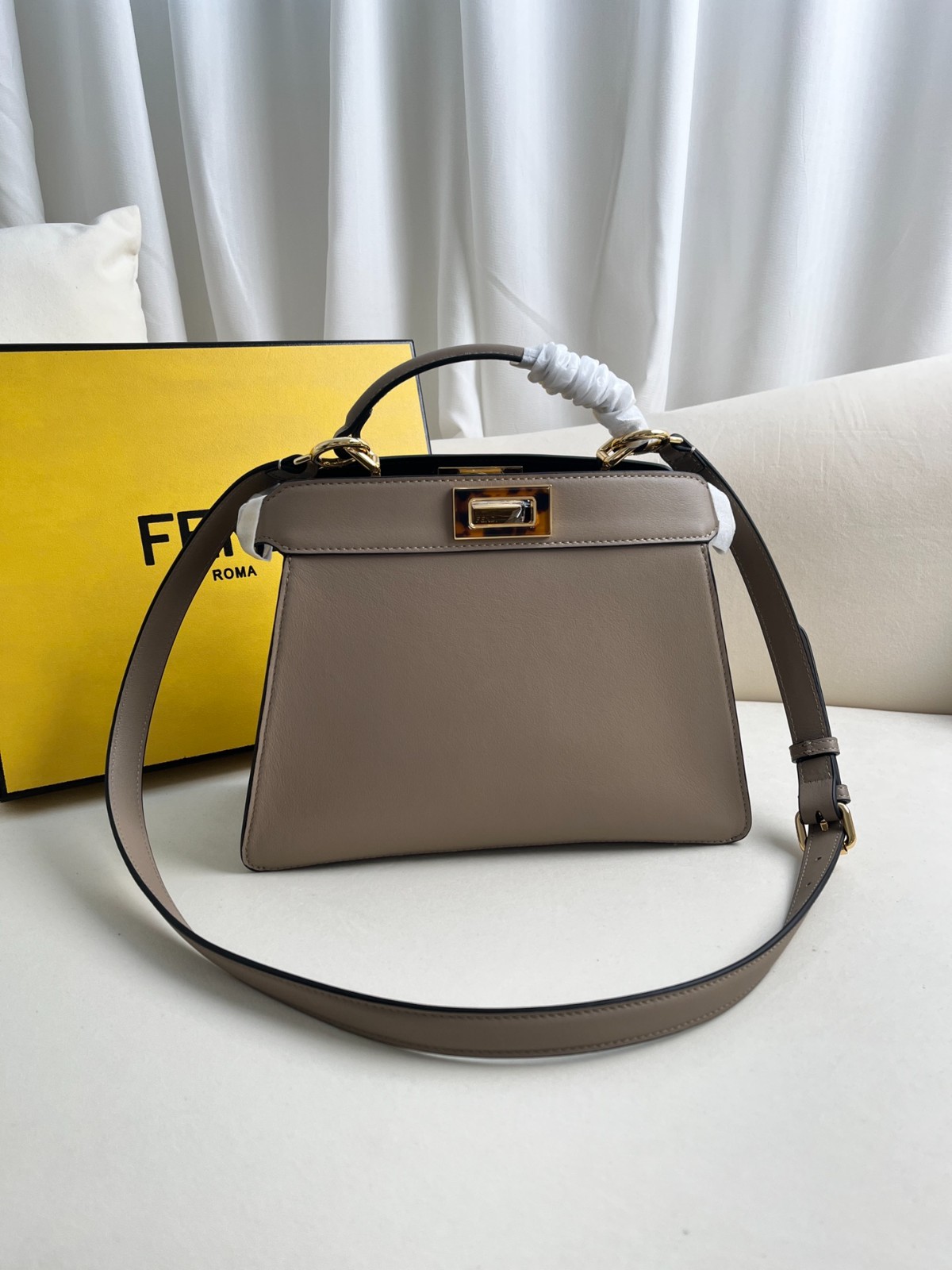 028 89123232 size  27x21x11cm