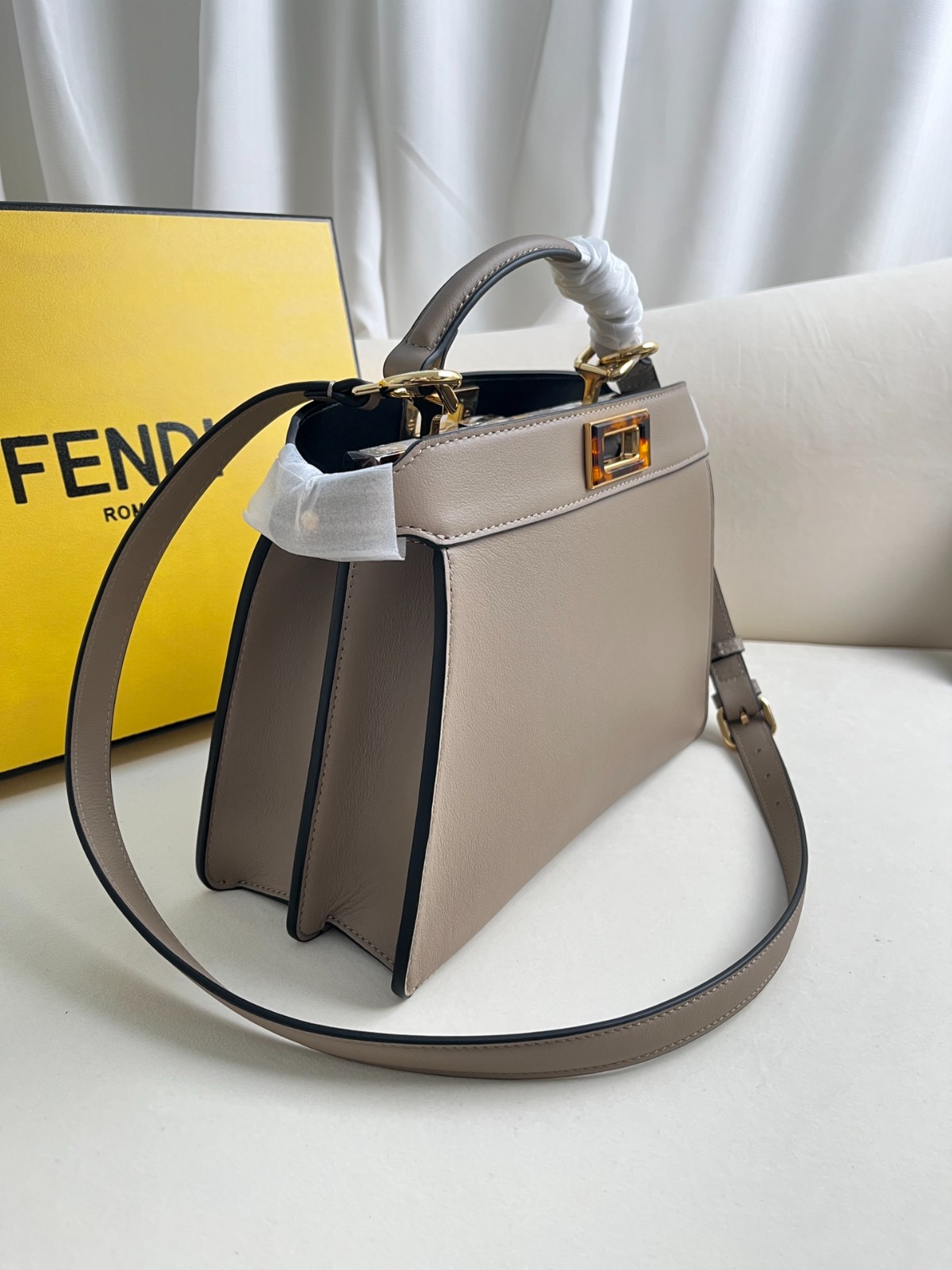 028 89123232 size  27x21x11cm
