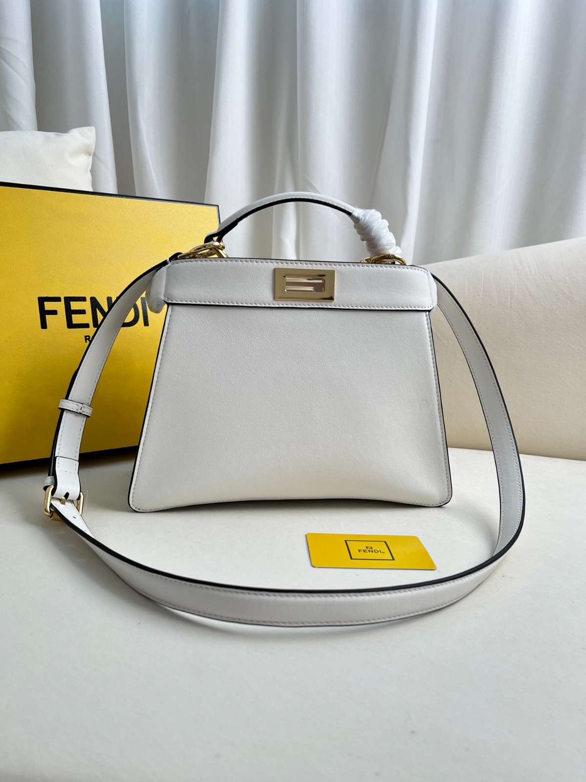 027 89123232 size  27x21x11cm