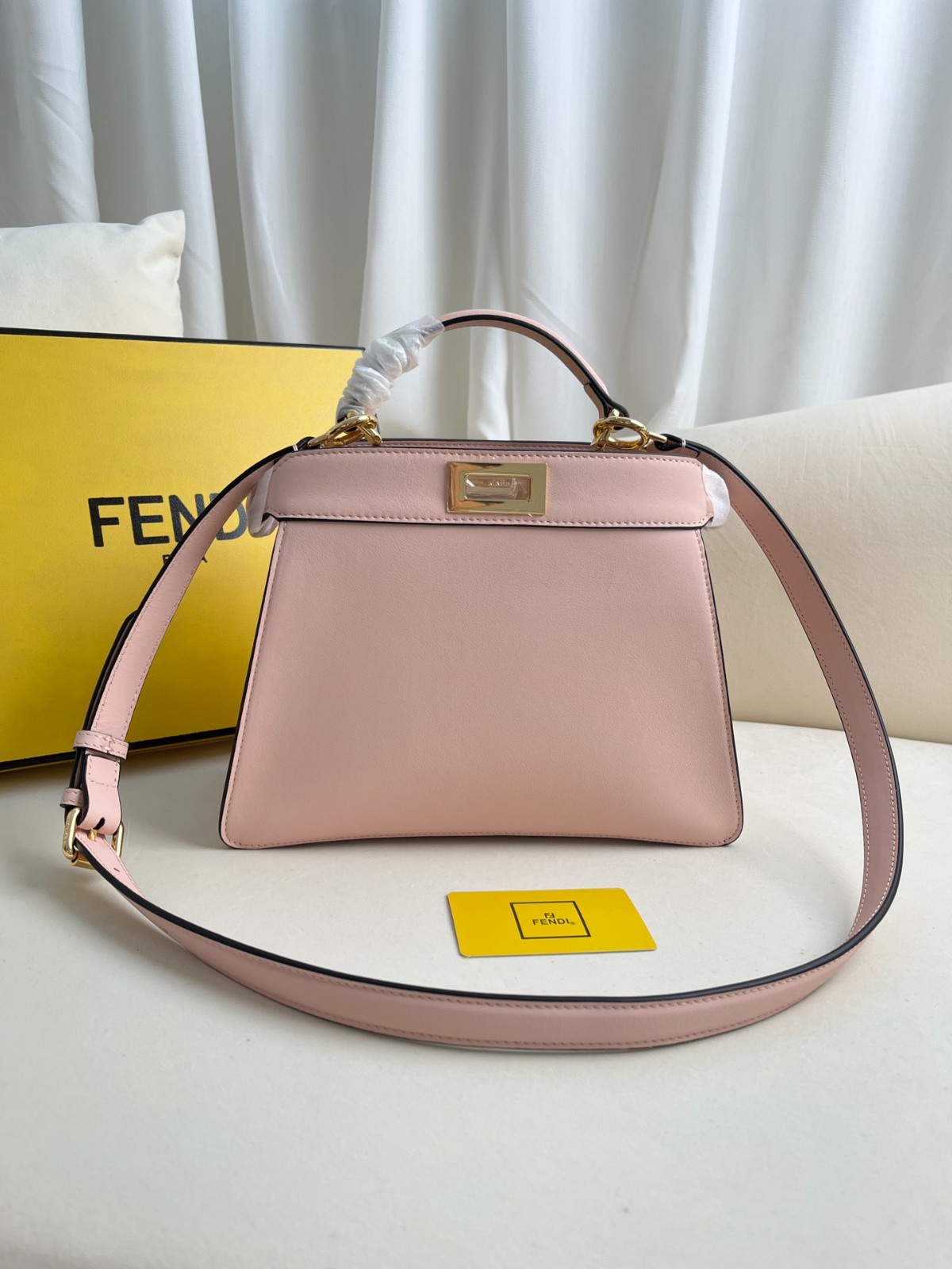 025 89123232 size  27x21x11cm