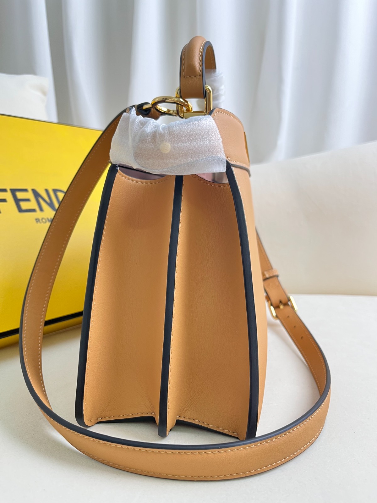 024 89123232 size  27x21x11cm
