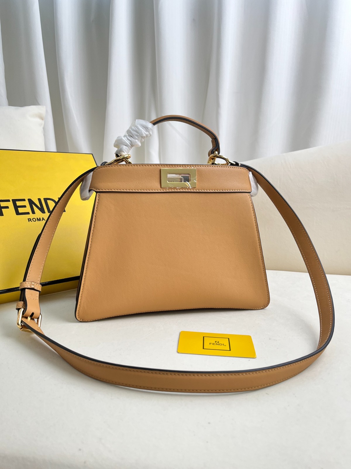 024 89123232 size  27x21x11cm