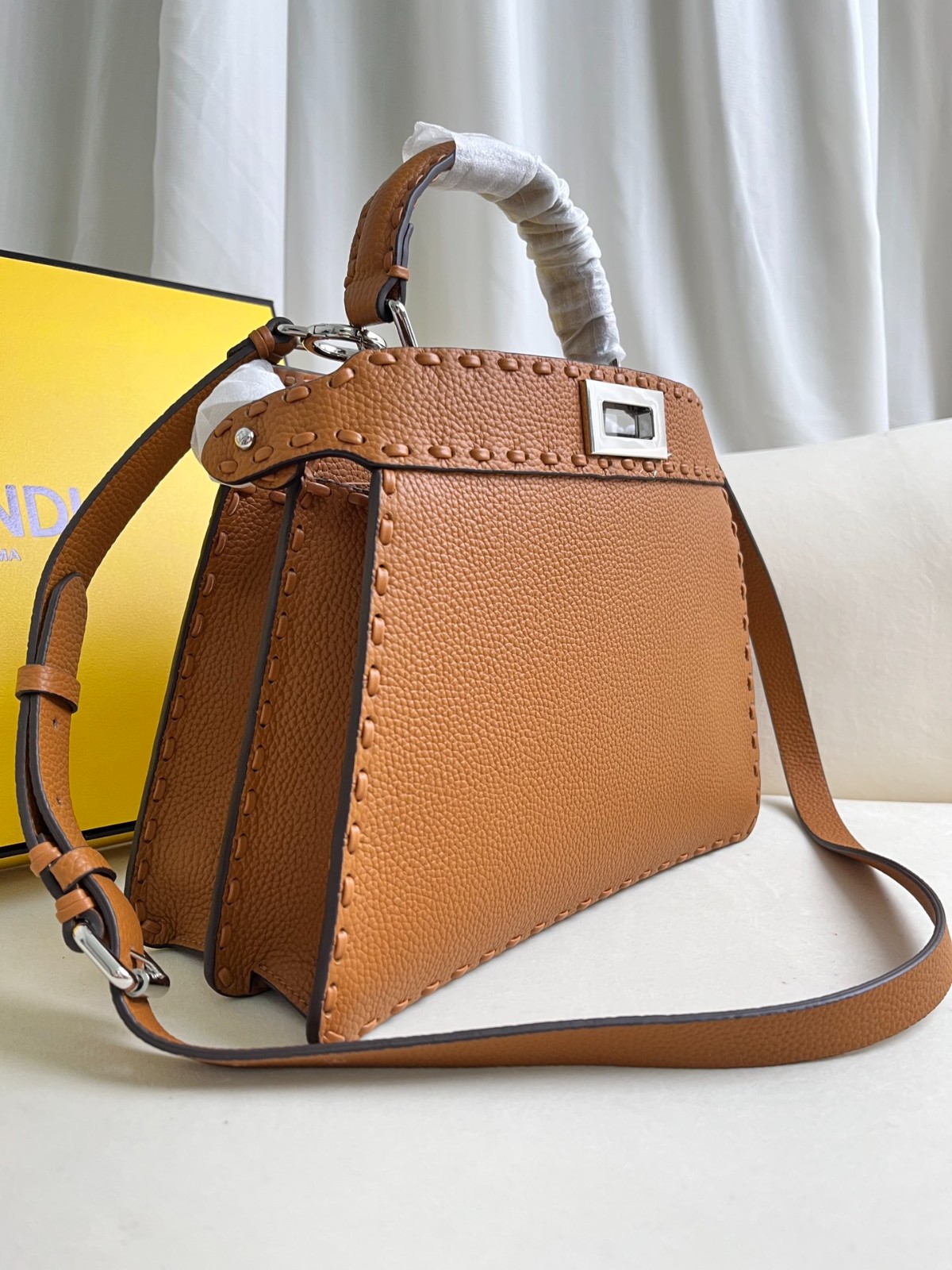 022 103123312 size 27x9.5x21cm