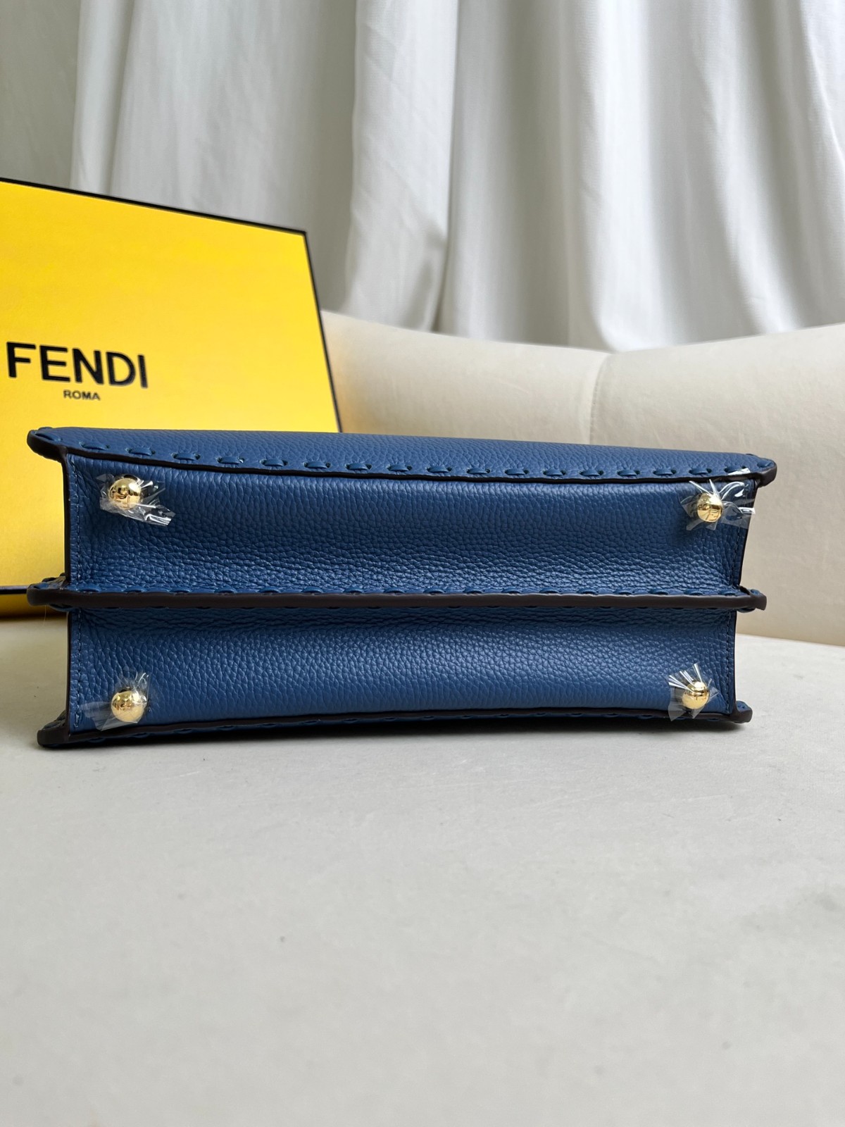 020 103123312 size 27x9.5x21cm