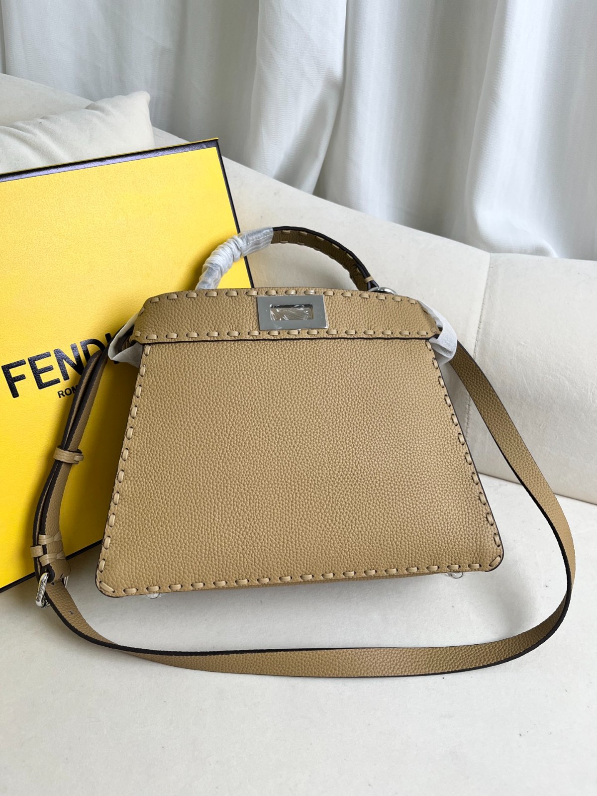 019 103123312 size 27x9.5x21cm