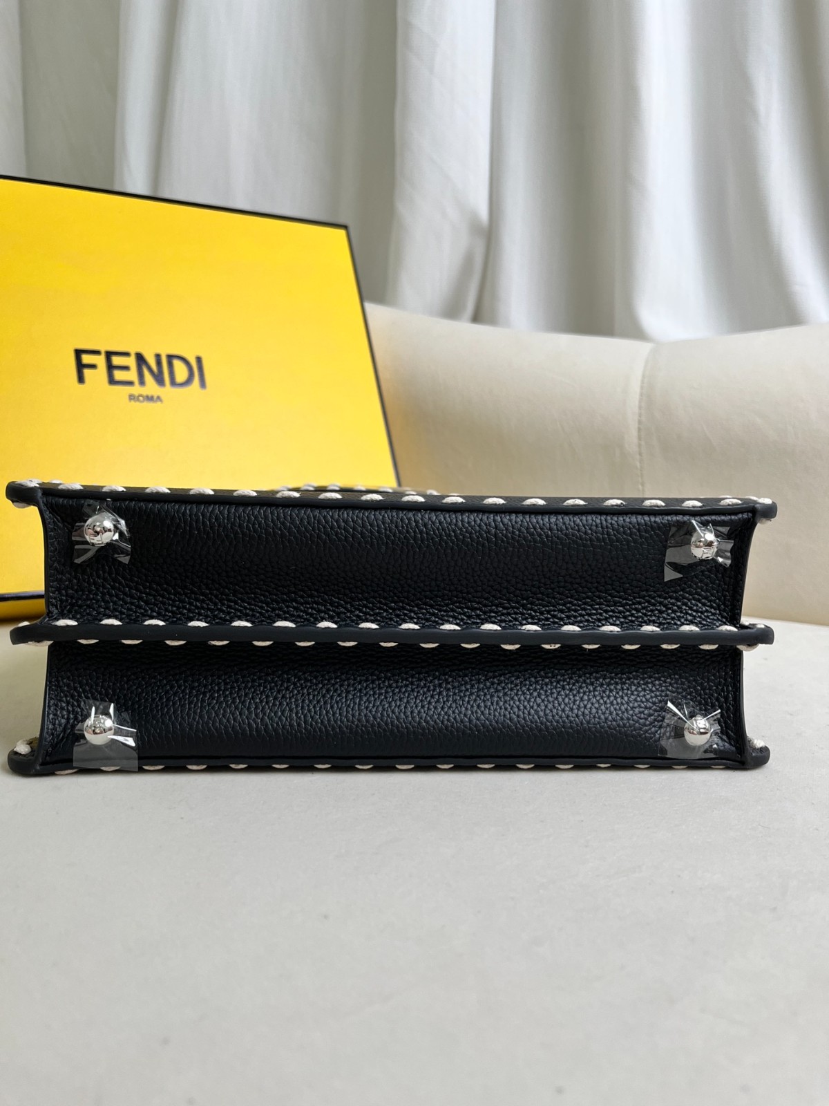 016 108123316 size 27x9.5x21cm