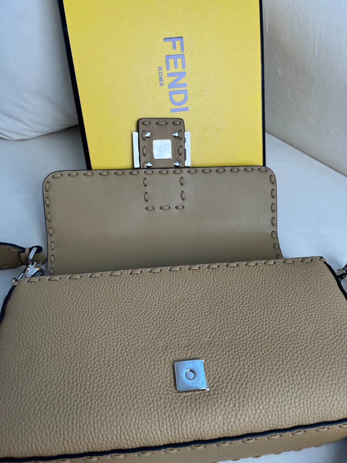 014 84123223 size 26x13x6cm