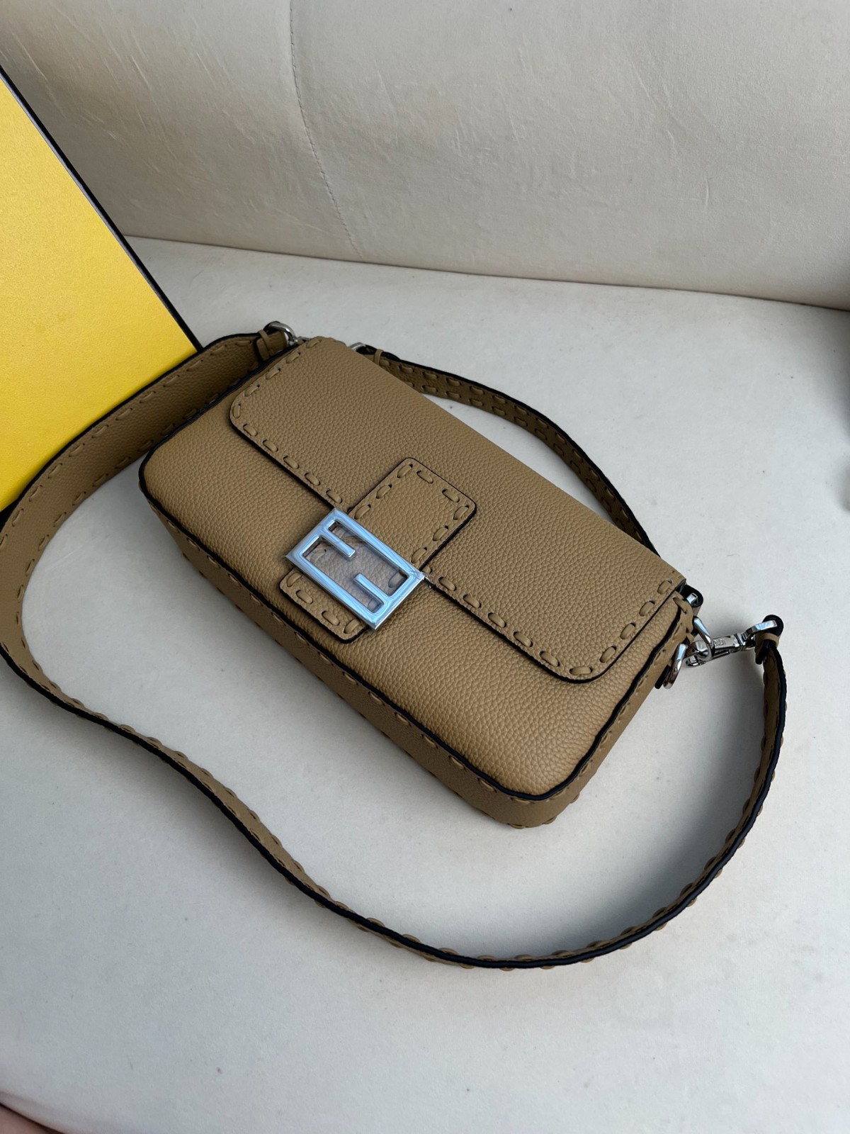 014 84123223 size 26x13x6cm