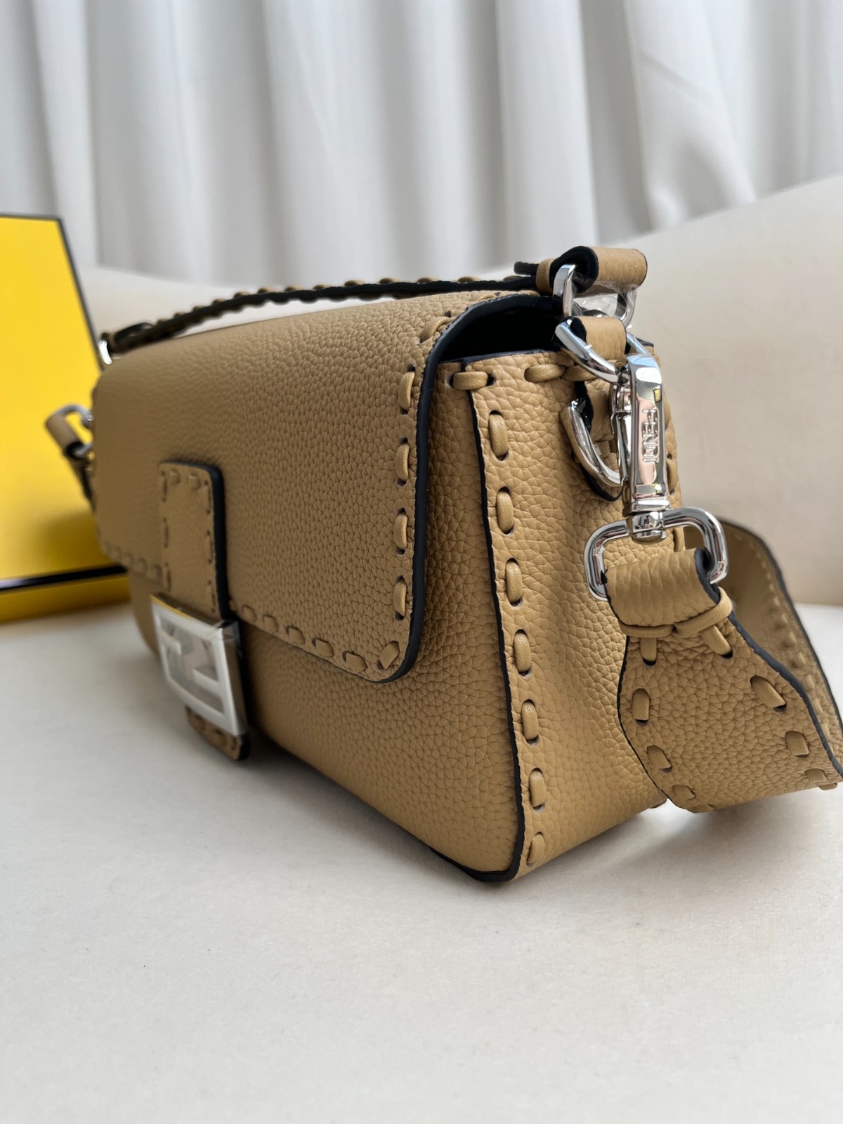 014 84123223 size 26x13x6cm