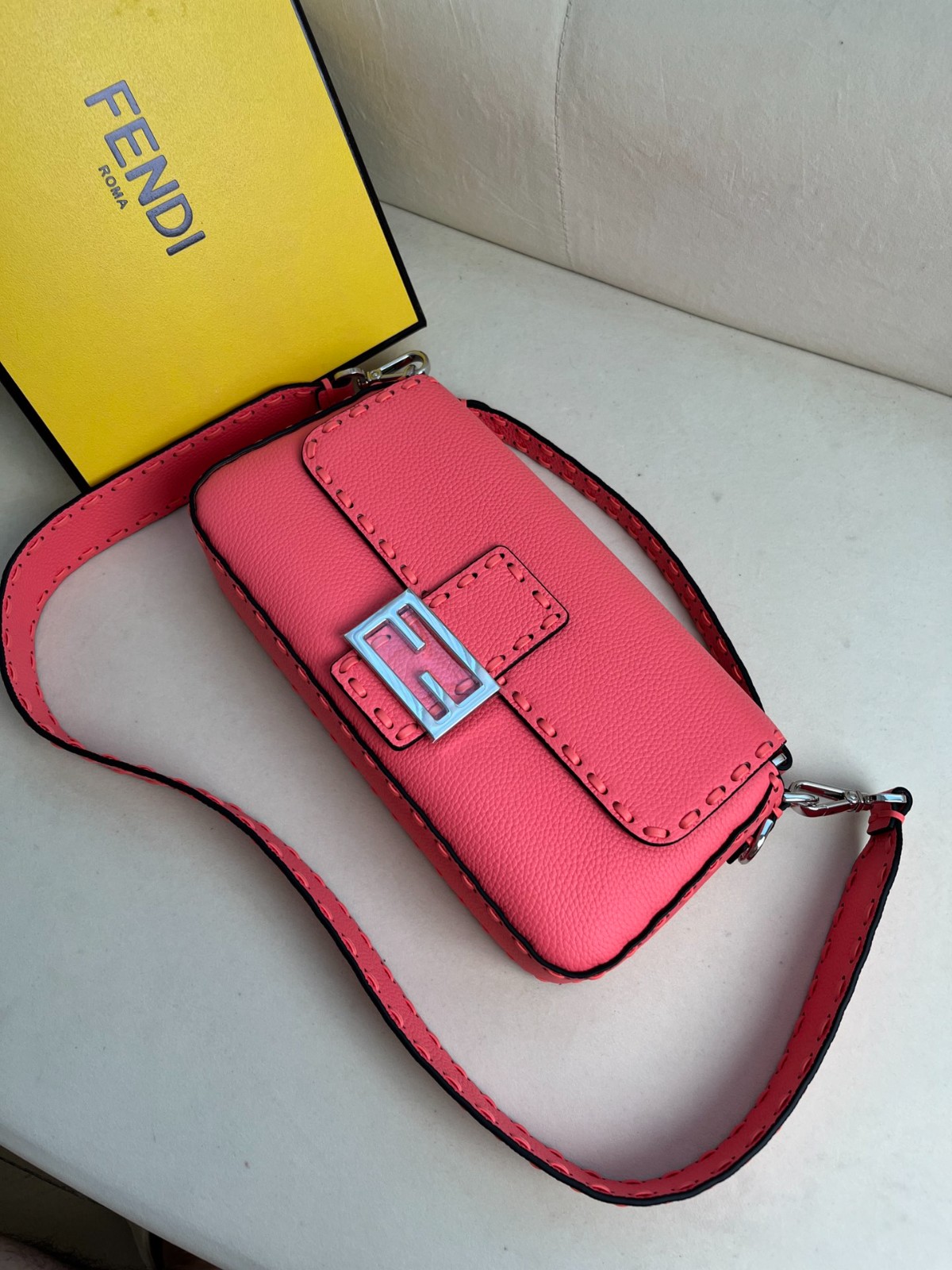 013 84123223 size 26x13x6cm