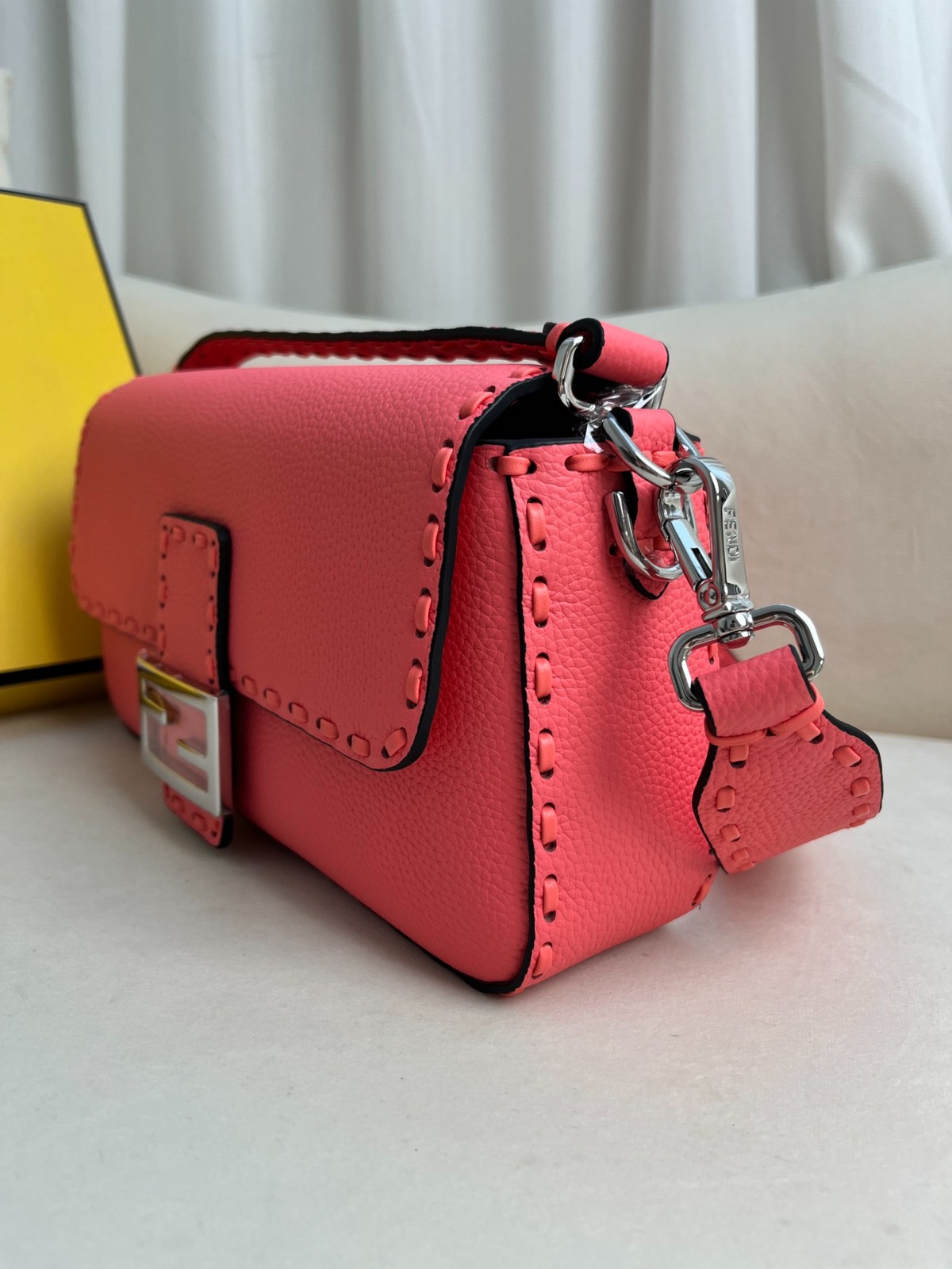 013 84123223 size 26x13x6cm