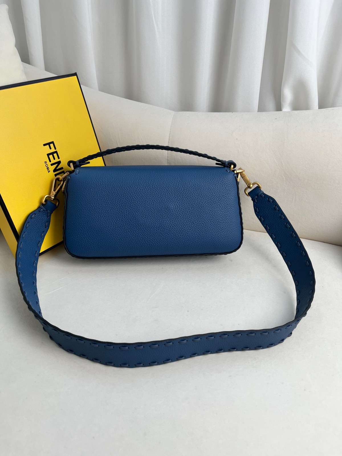 012 84123223 size 26x13x6cm