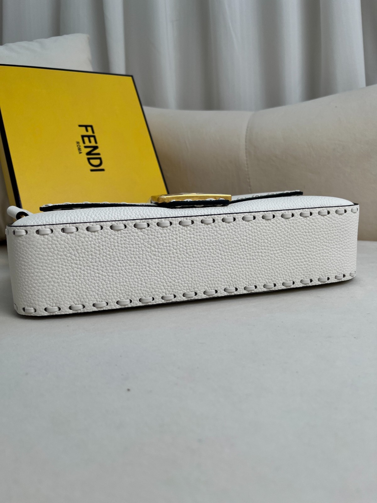 011 84123223 size 26x13x6cm