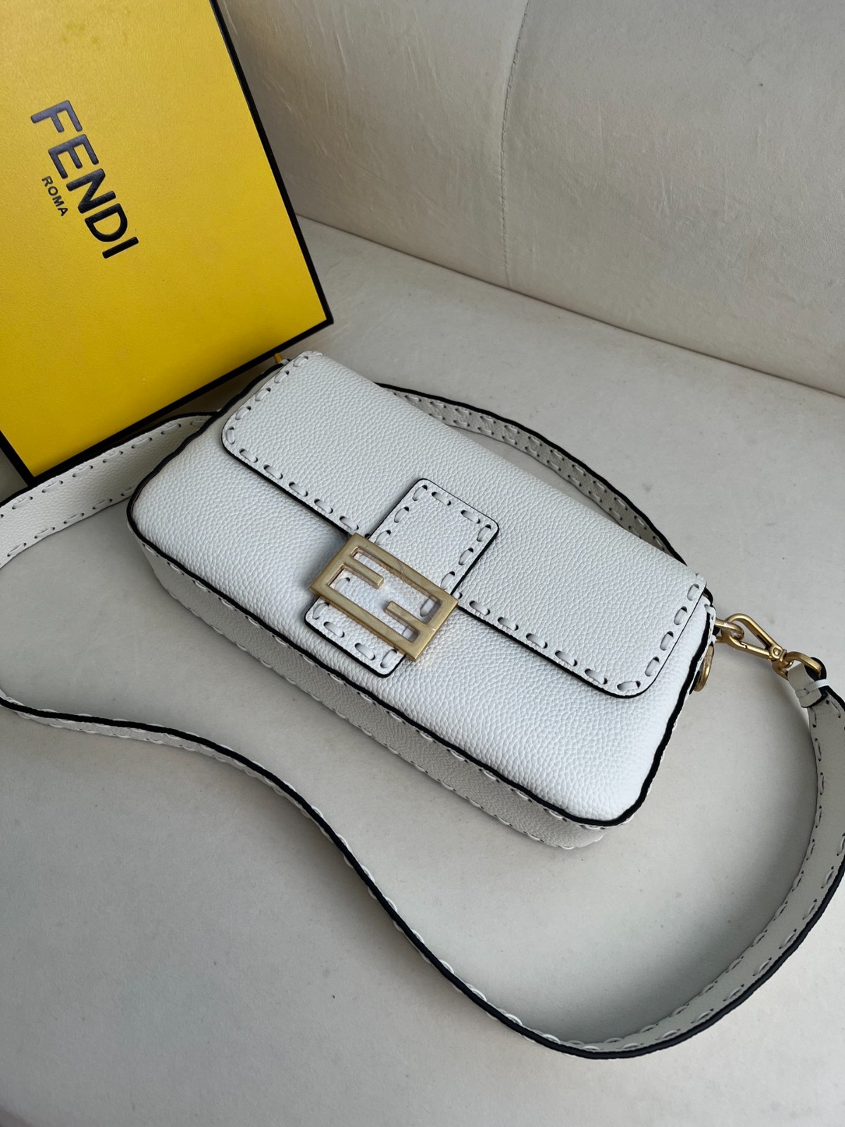 011 84123223 size 26x13x6cm