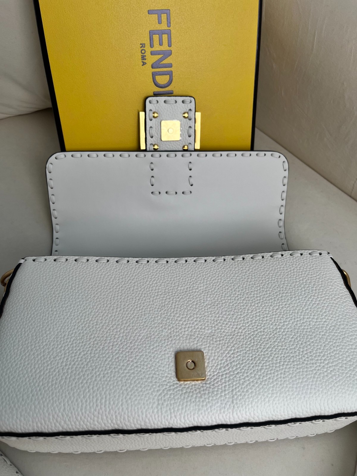 011 84123223 size 26x13x6cm