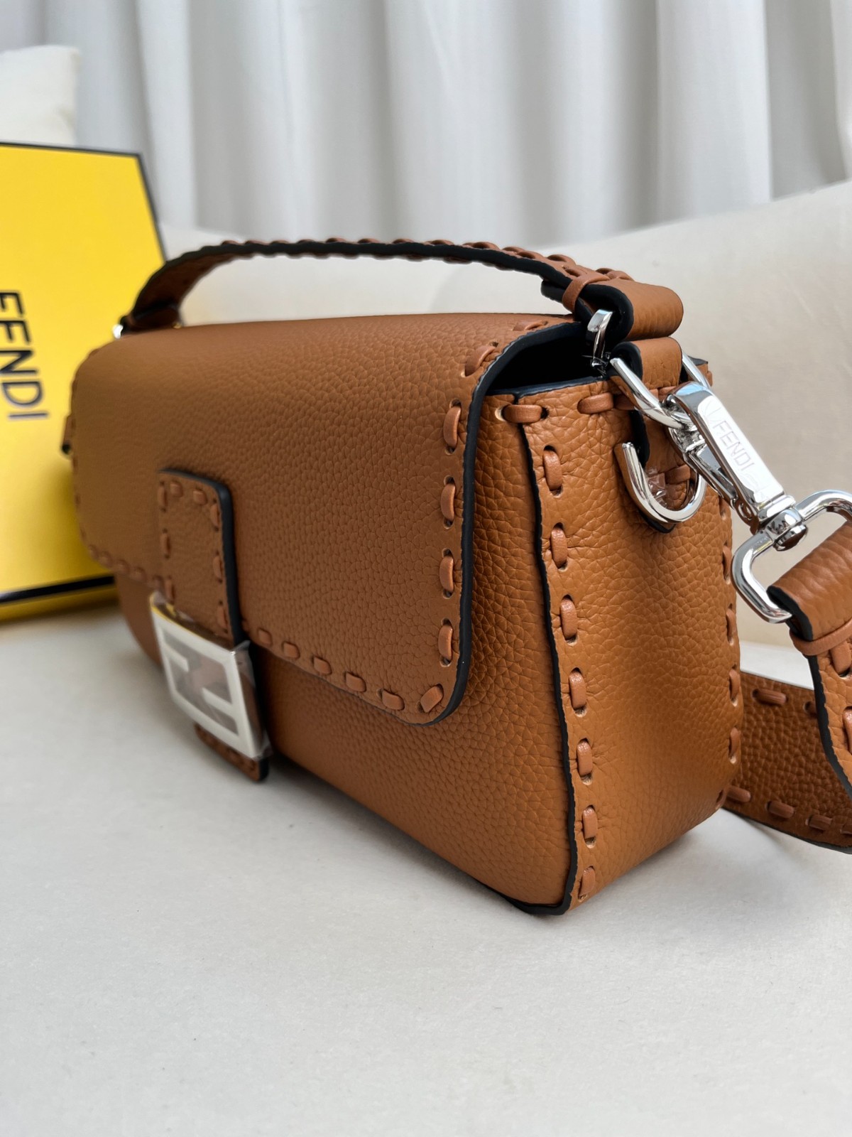 010 84123223 size 26x13x6cm