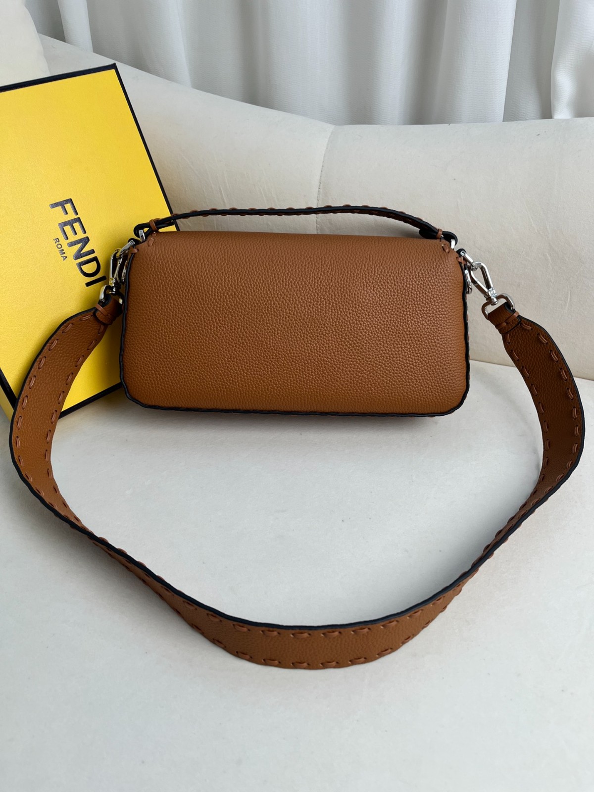 010 84123223 size 26x13x6cm
