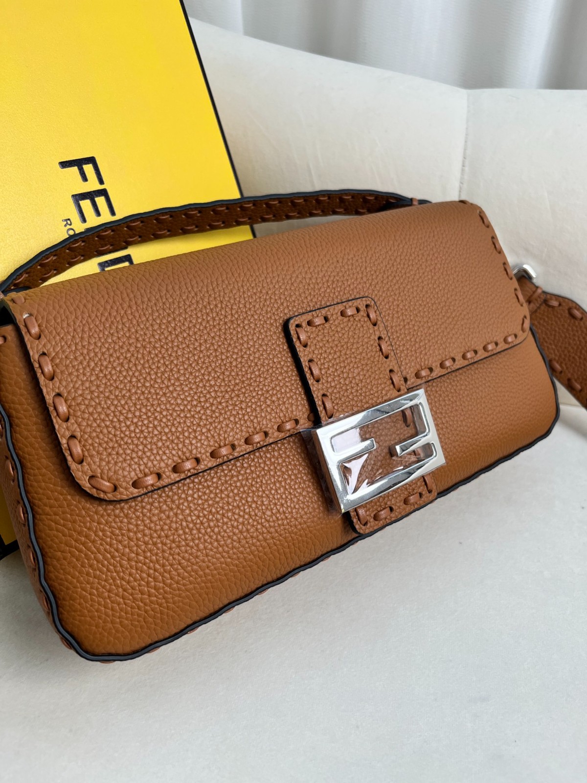 010 84123223 size 26x13x6cm