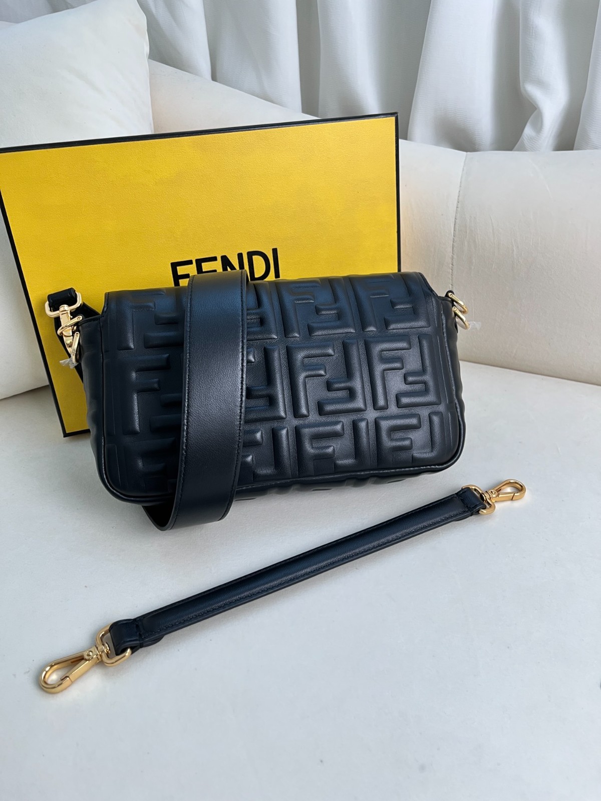004 75123212 size 27x15x6cm